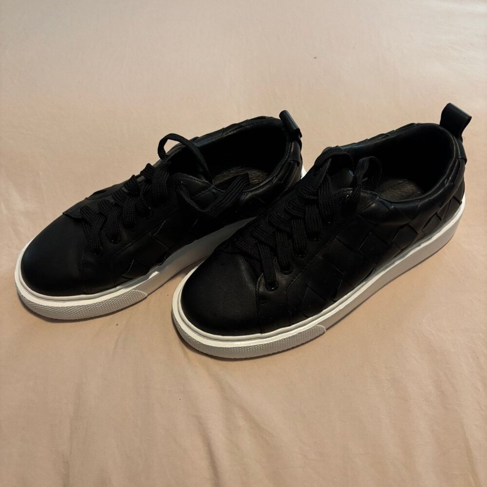 J/Slides Shoes